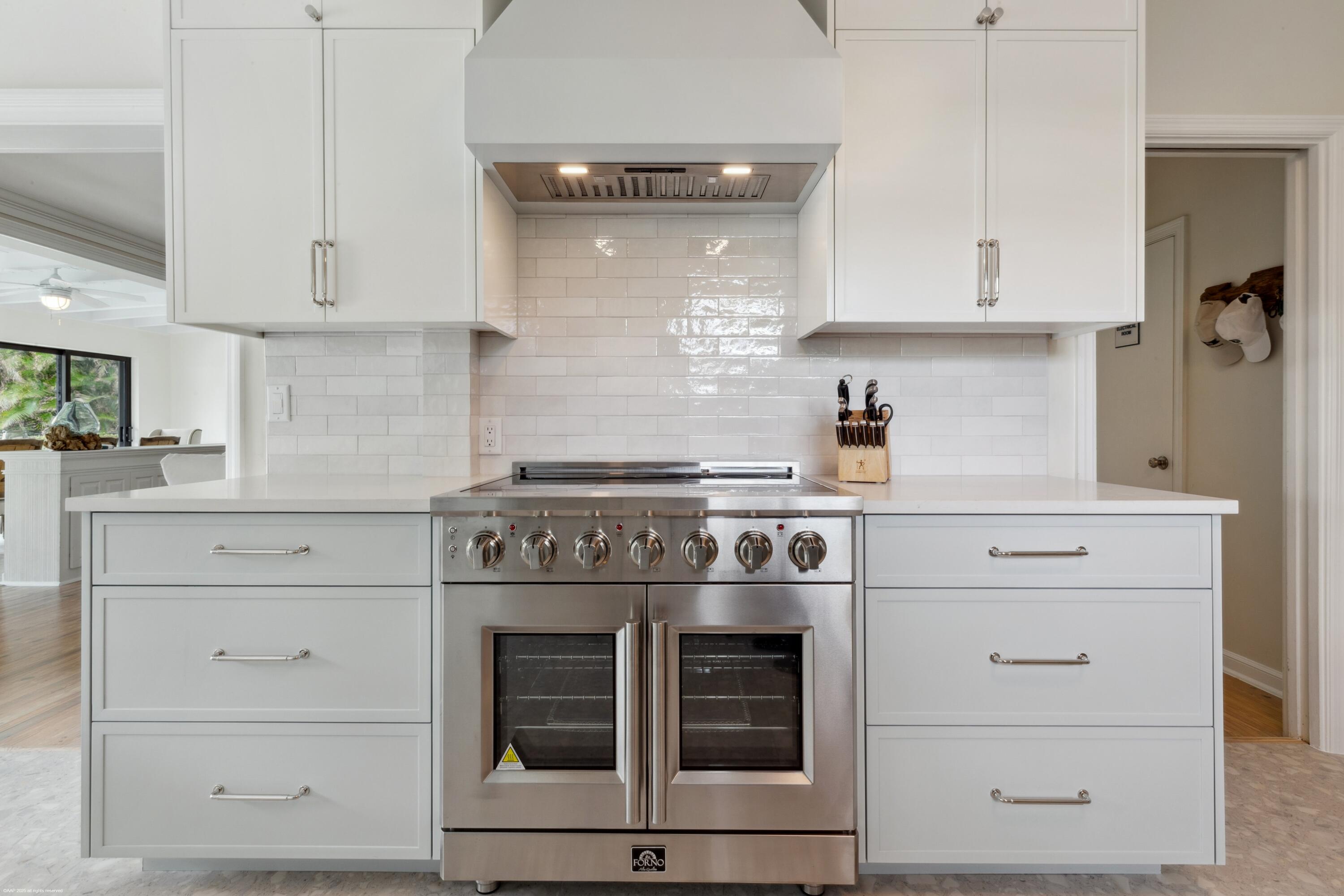 328 N Lakeside Drive