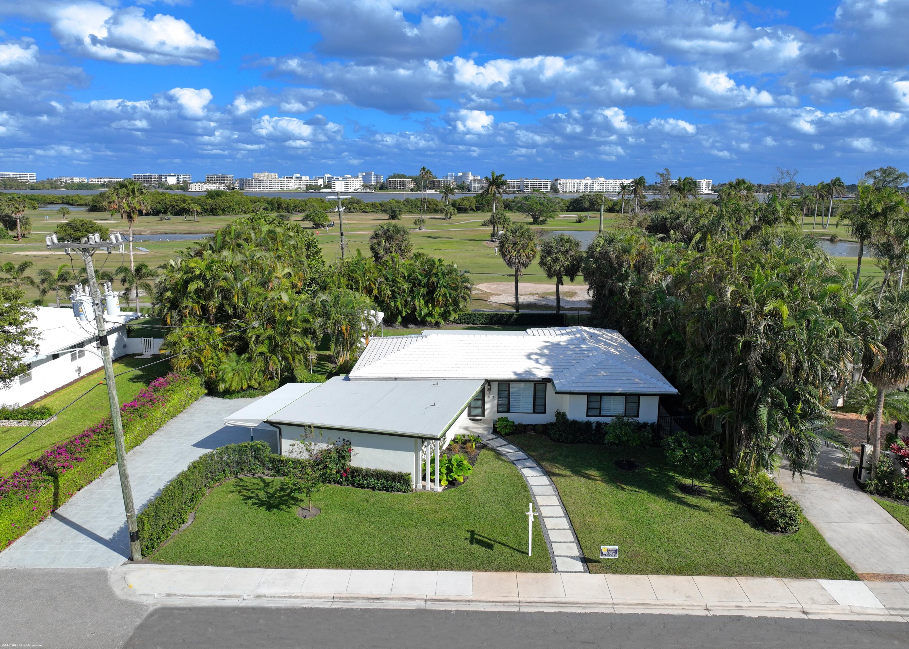 328 N Lakeside Drive