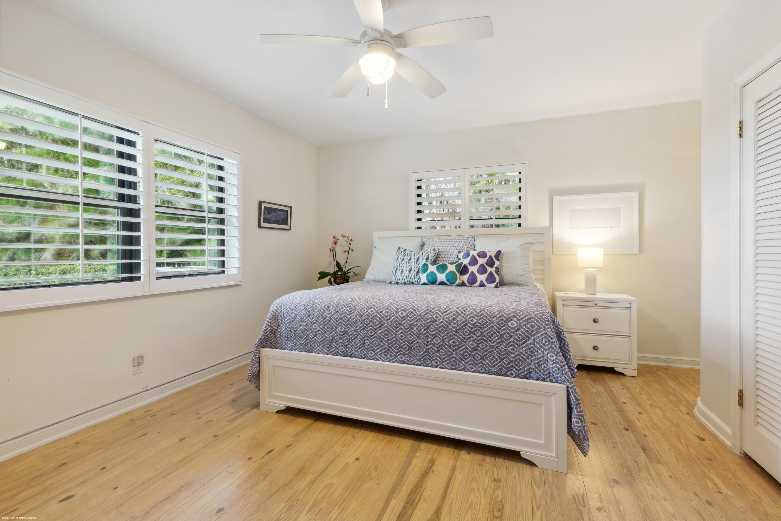 328 N Lakeside Drive