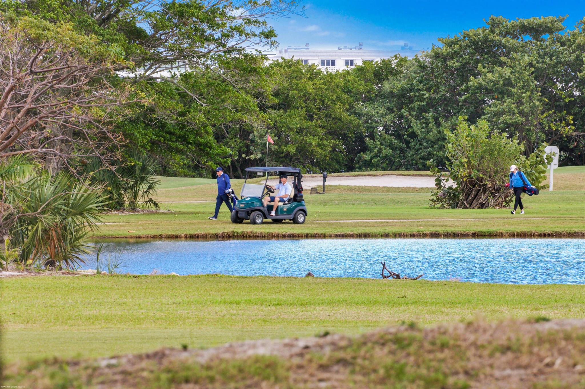 328 N Lakeside Drive