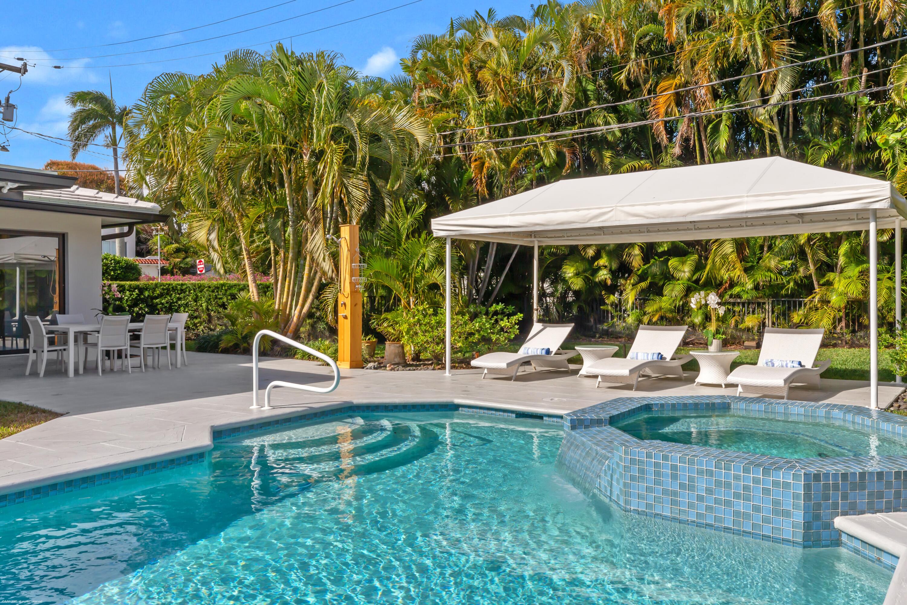 328 N Lakeside Drive