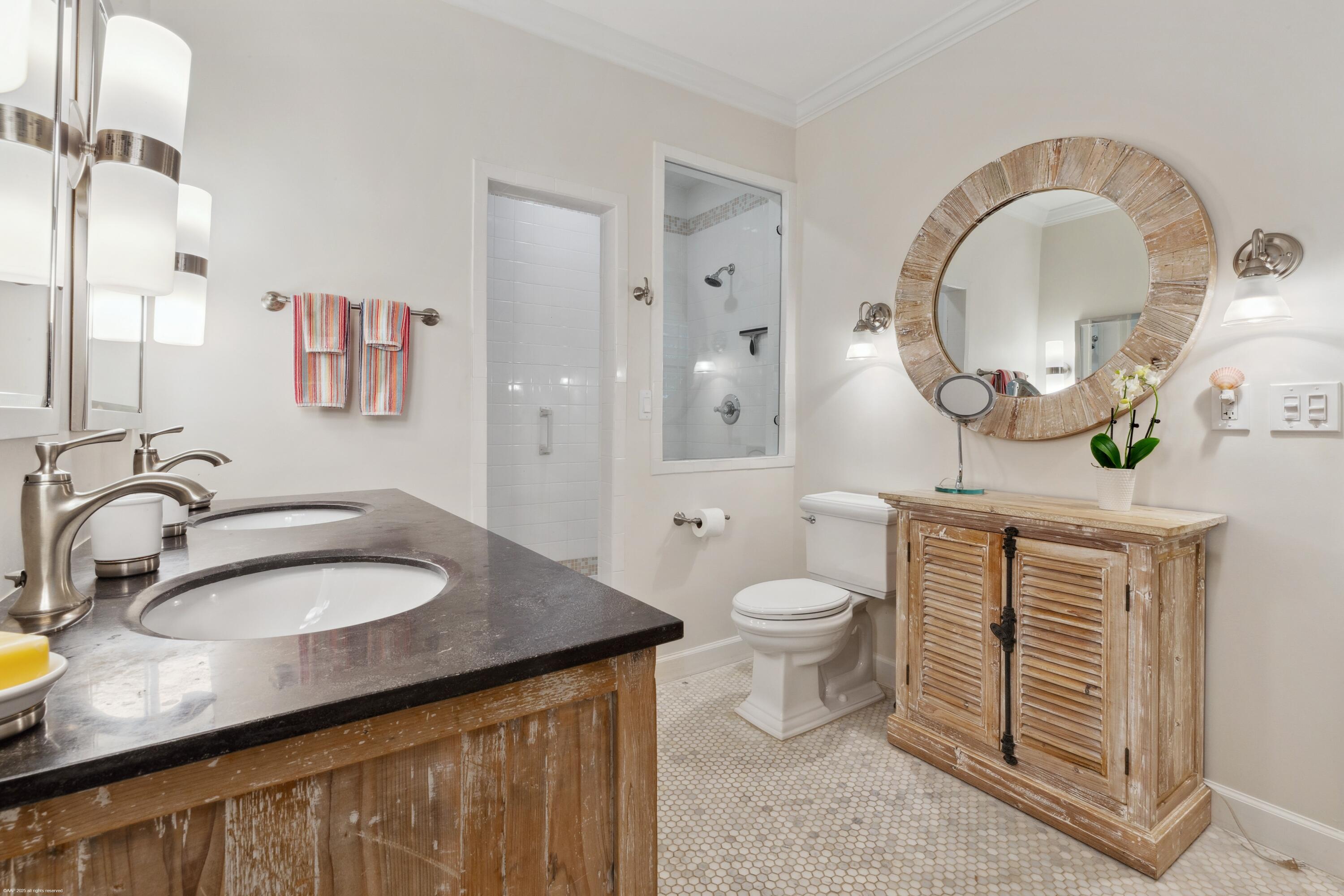 328 N Lakeside Drive