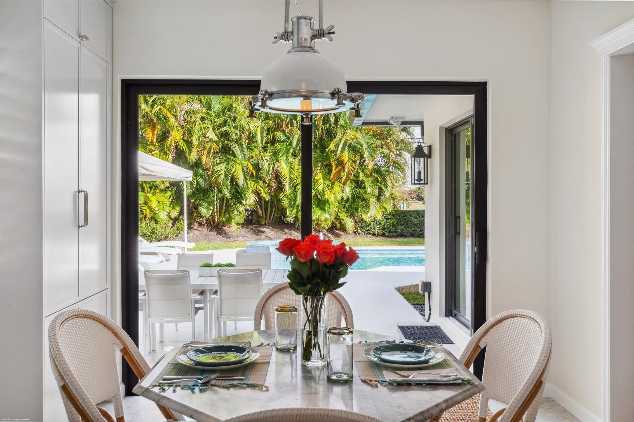 328 N Lakeside Drive