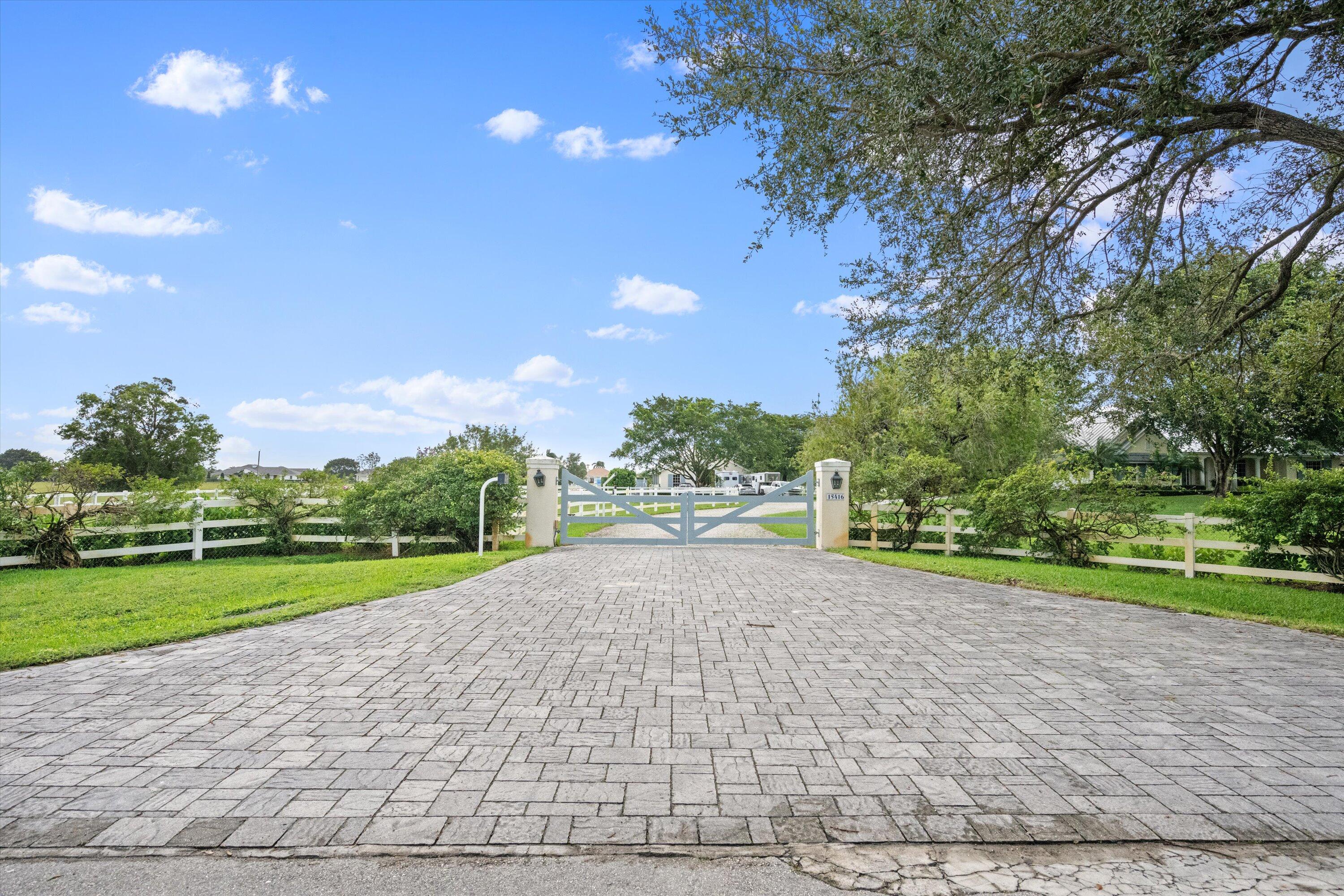 15416 Sunnyland Lane