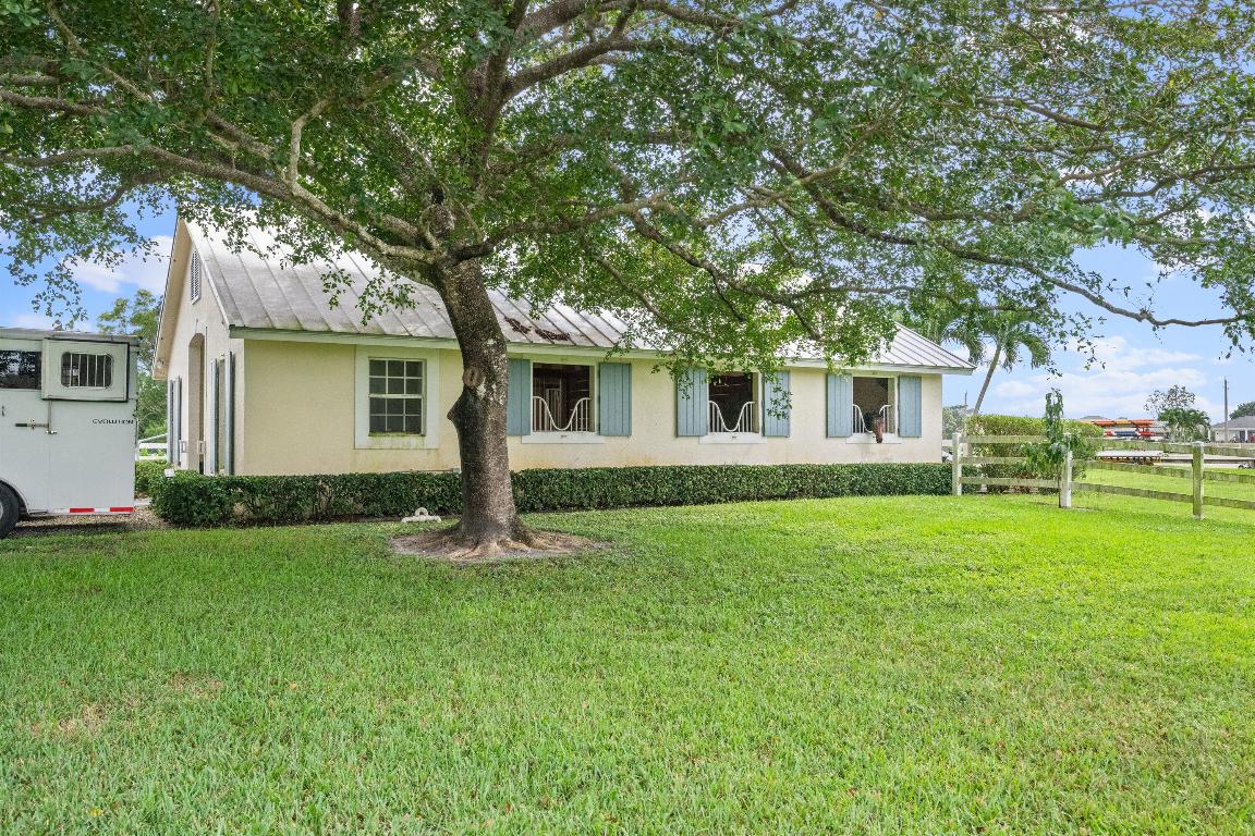 15416 Sunnyland Lane Barn