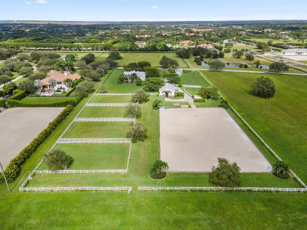 15416 Sunnyland Lane Barn