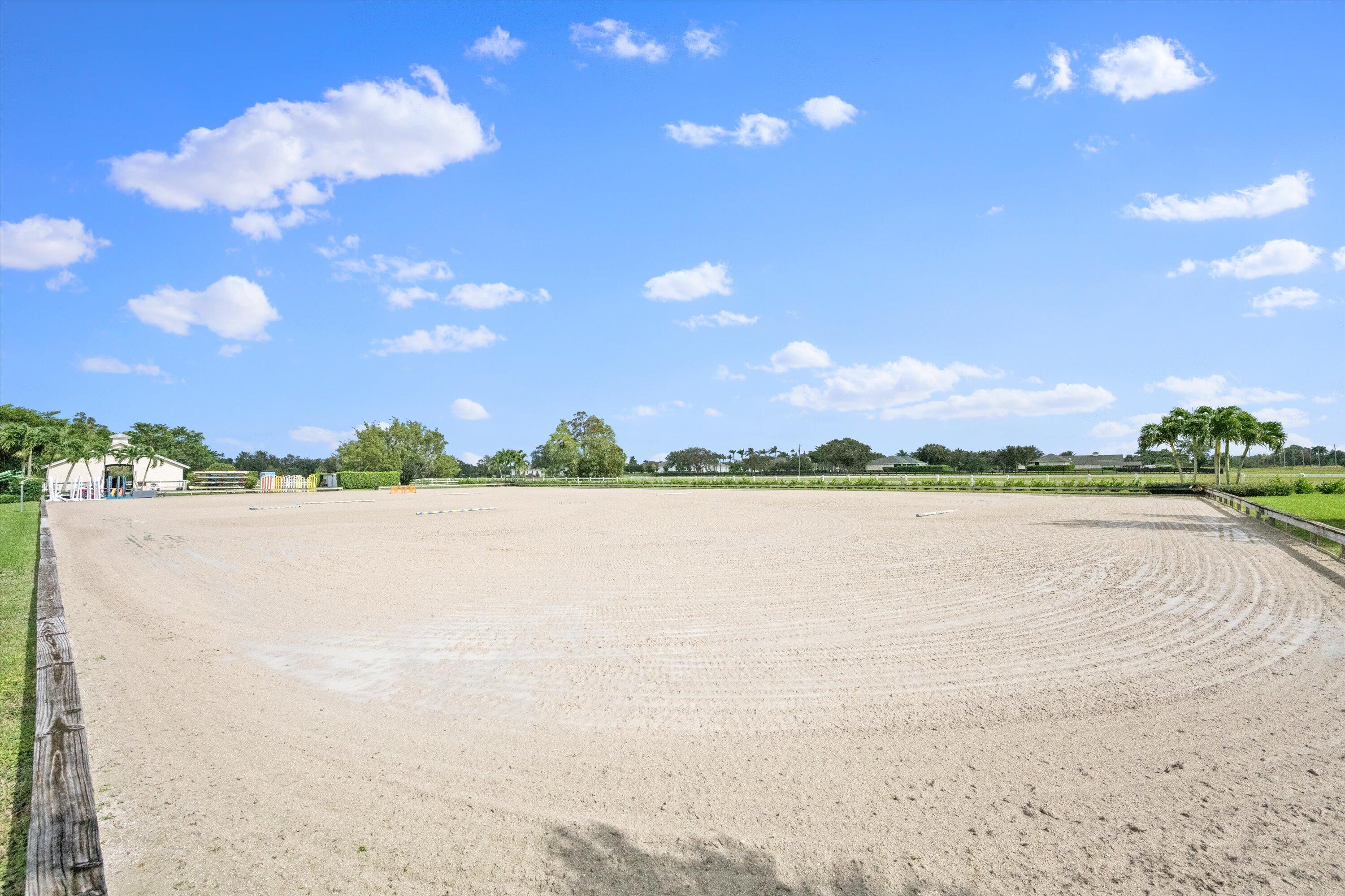 15416 Sunnyland Lane Barn