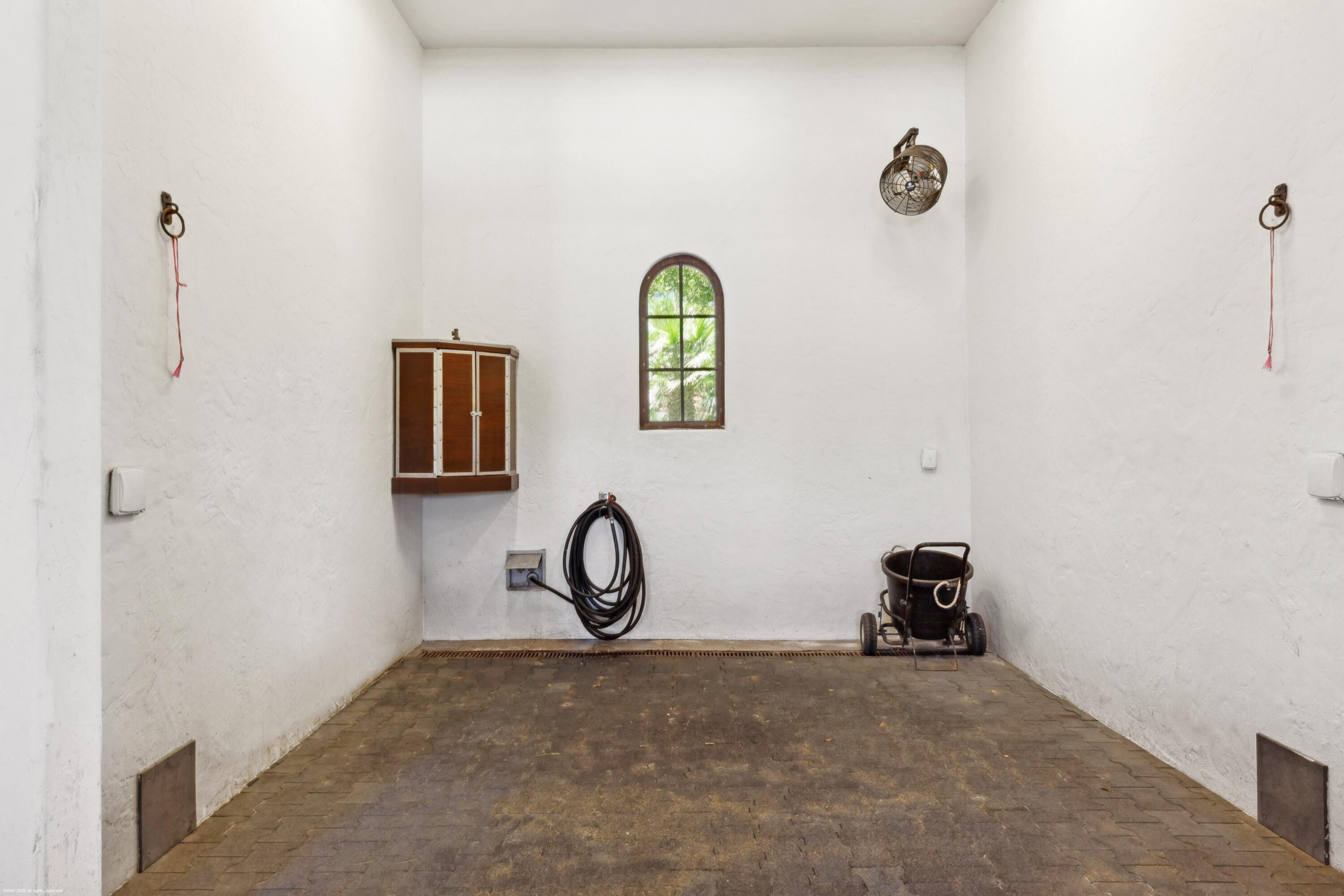 14775 Equestrian Way Stalls