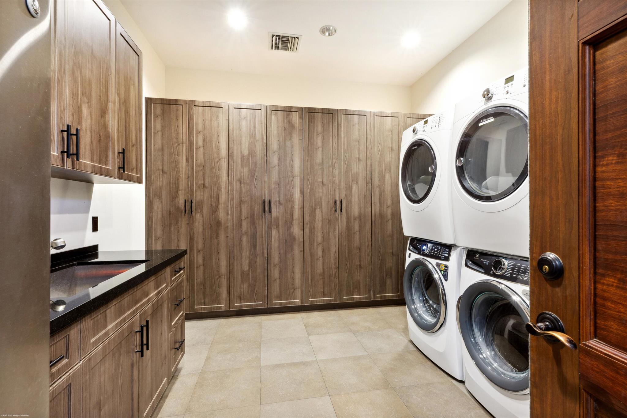 14775 Equestrian Way Stalls