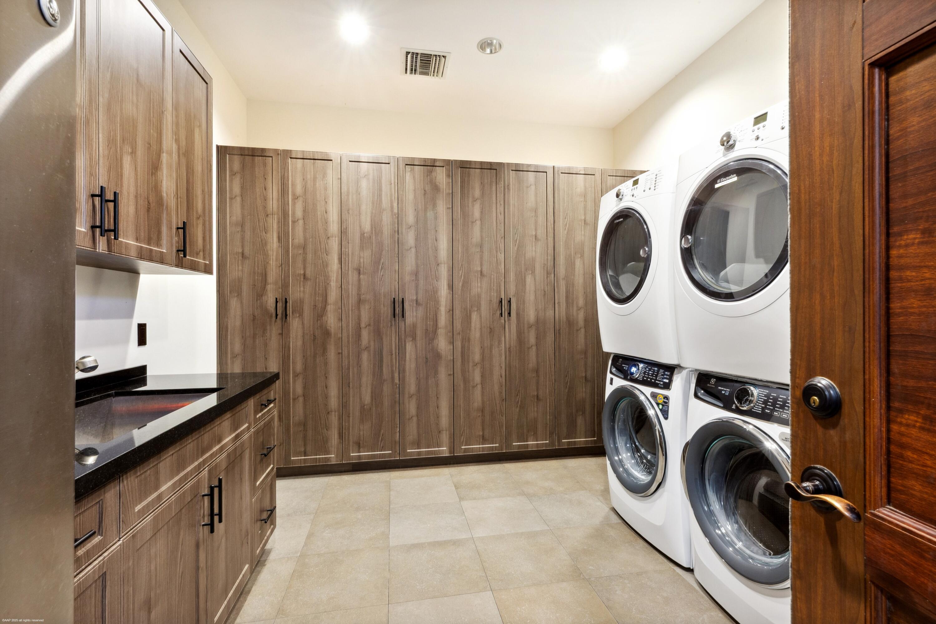 14775 Equestrian Way Stalls