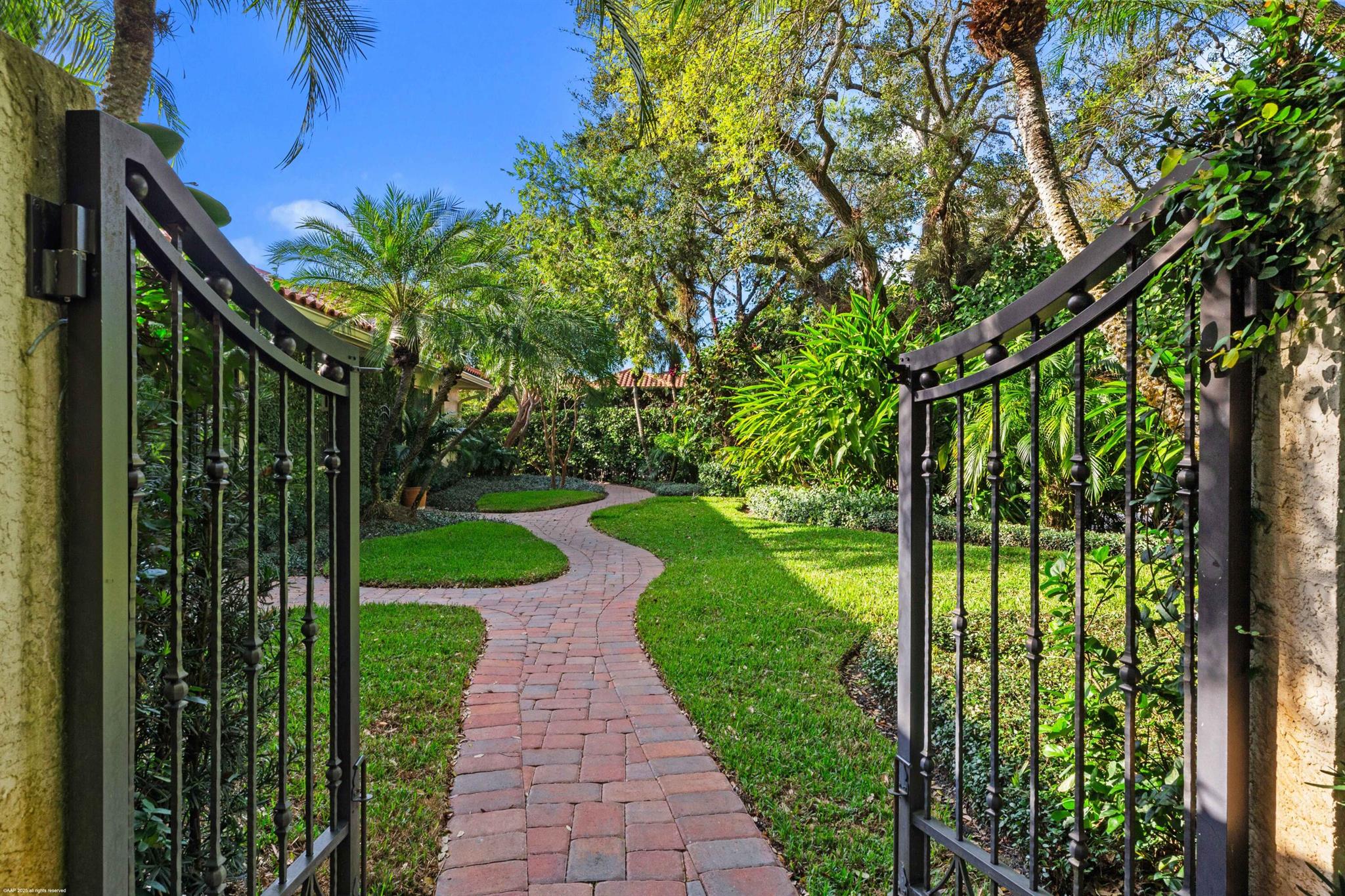 2426 Windsor Way Court N