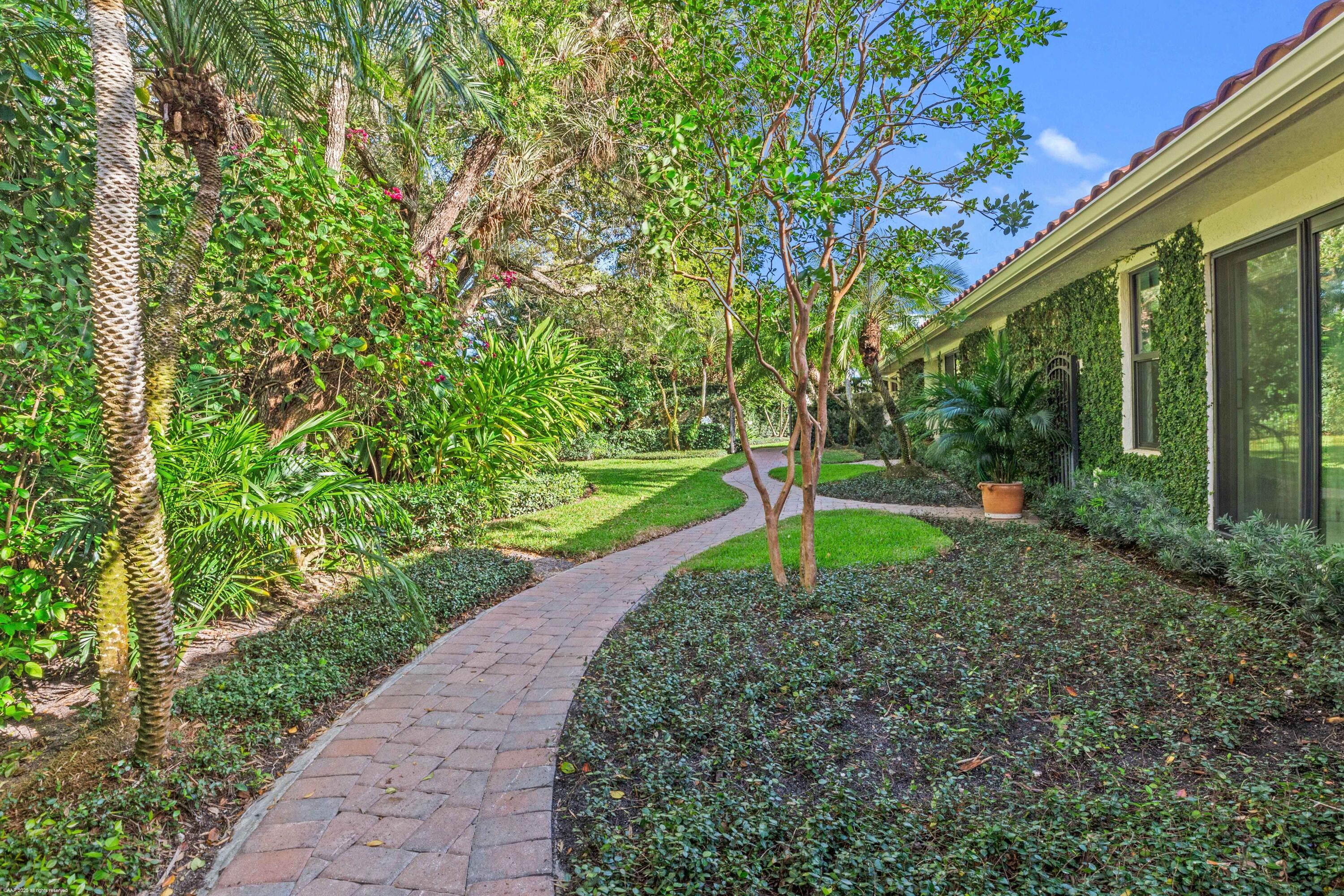 2426 Windsor Way Court N