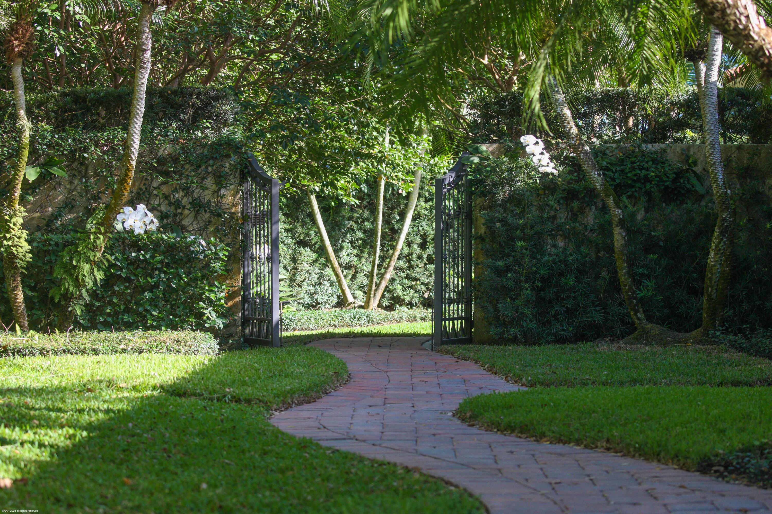 2426 Windsor Way Court N