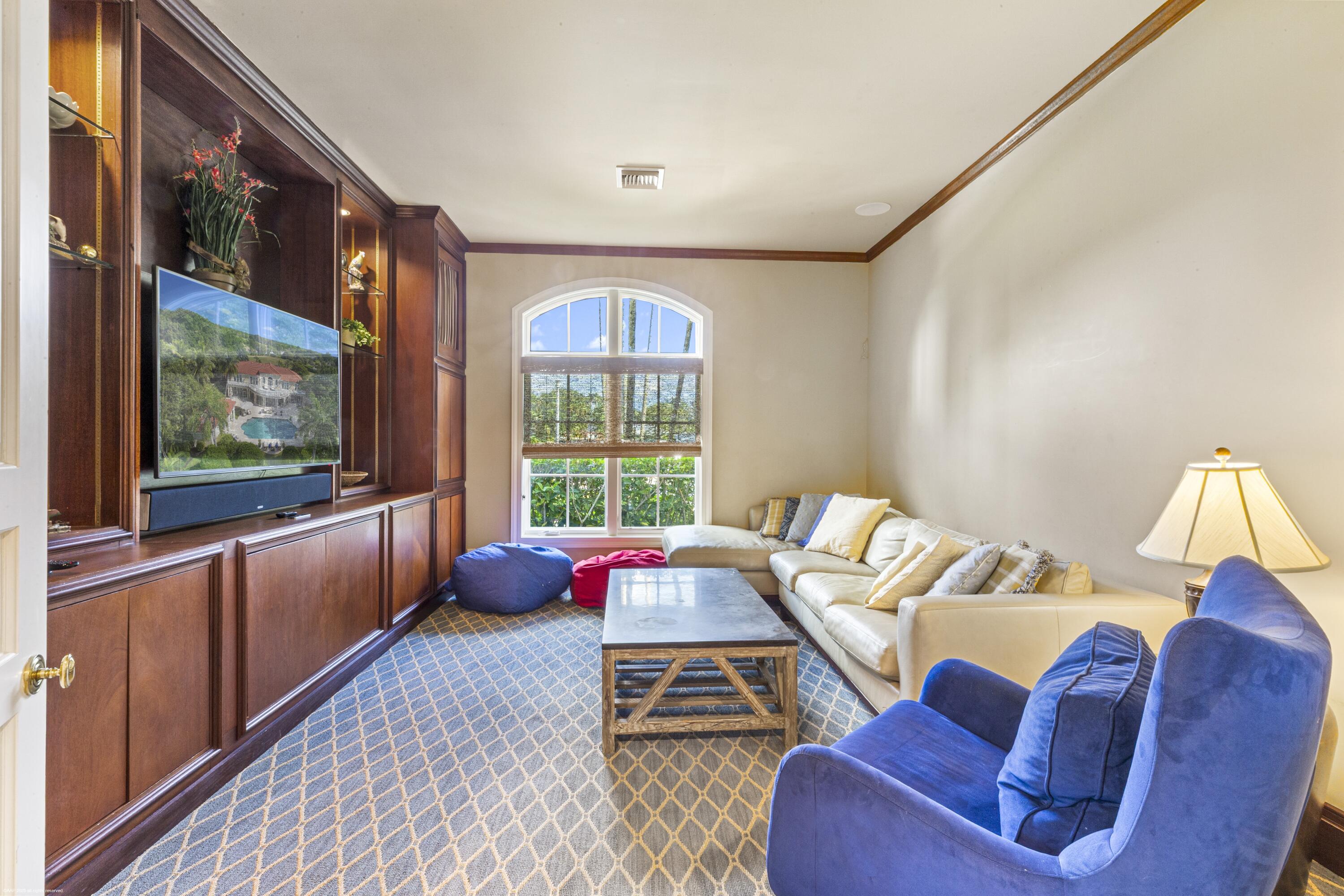 2359 Muir Circle