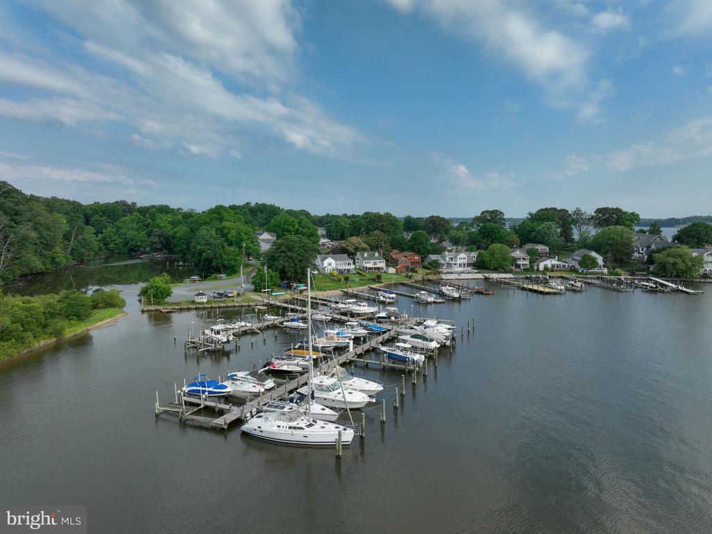 527 BAY VIEW POINT DRIVE