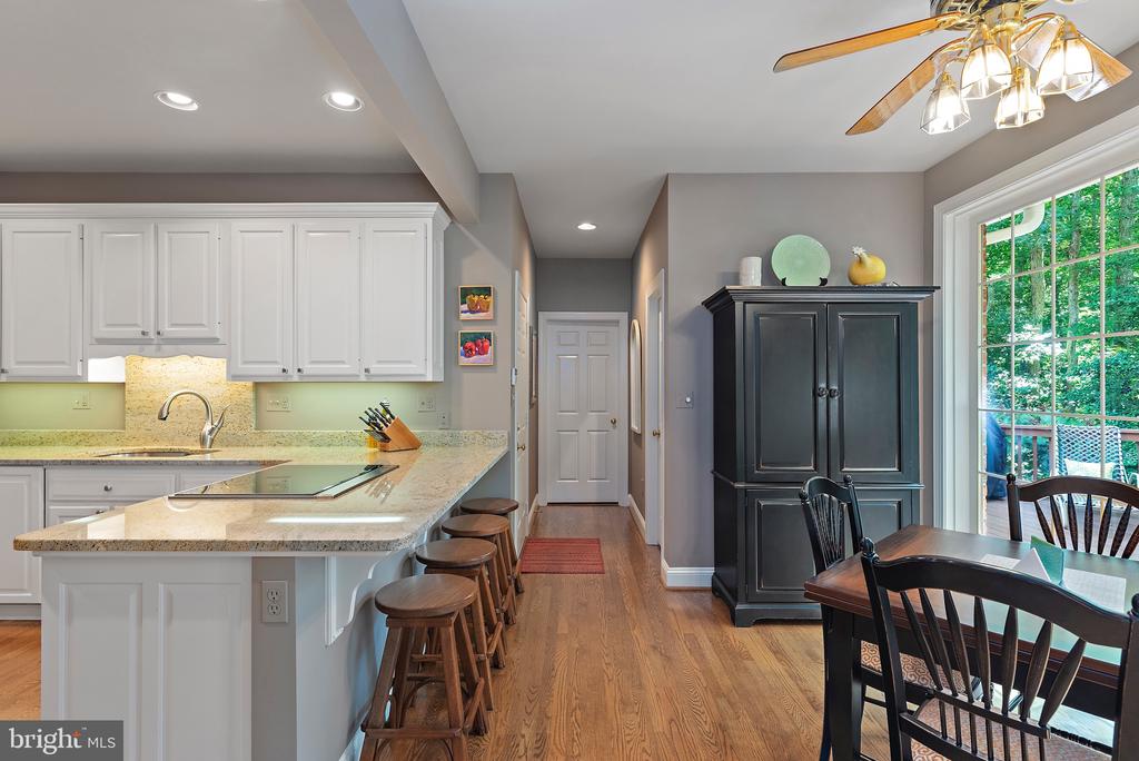 1627 WYATTS RIDGE