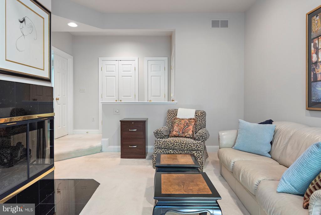 1627 WYATTS RIDGE