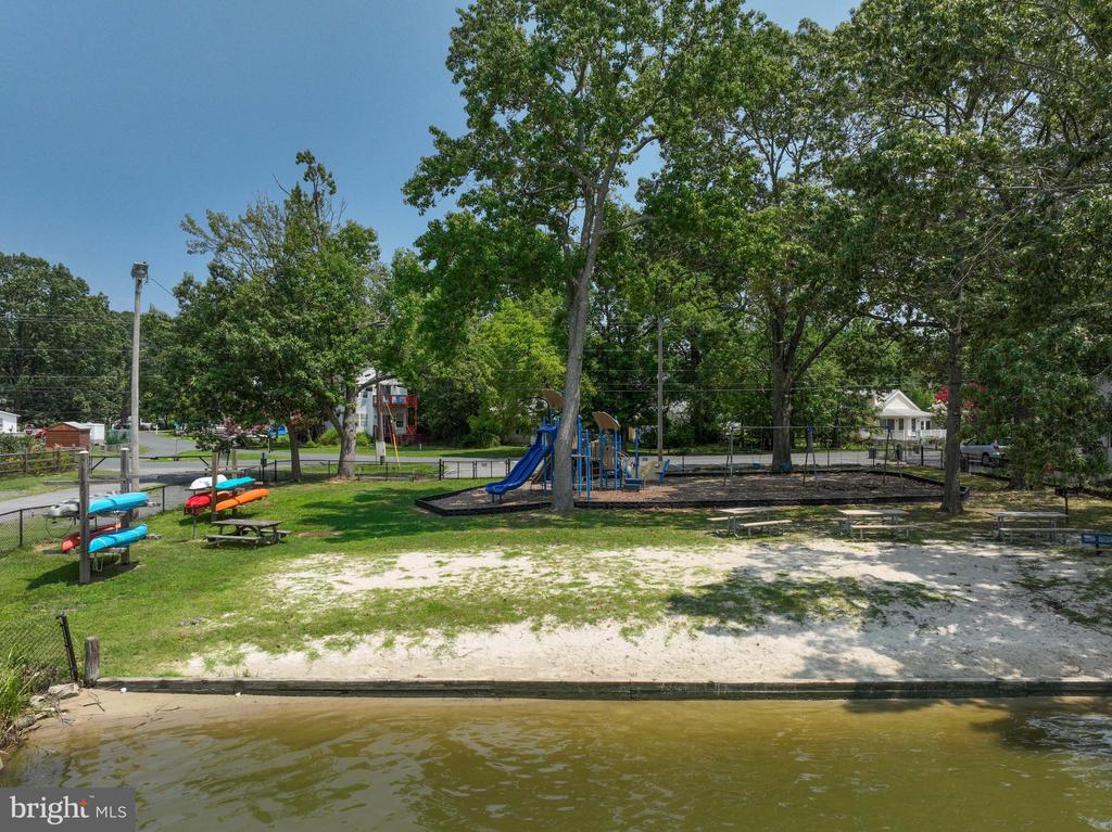 5031 LERCH DRIVE