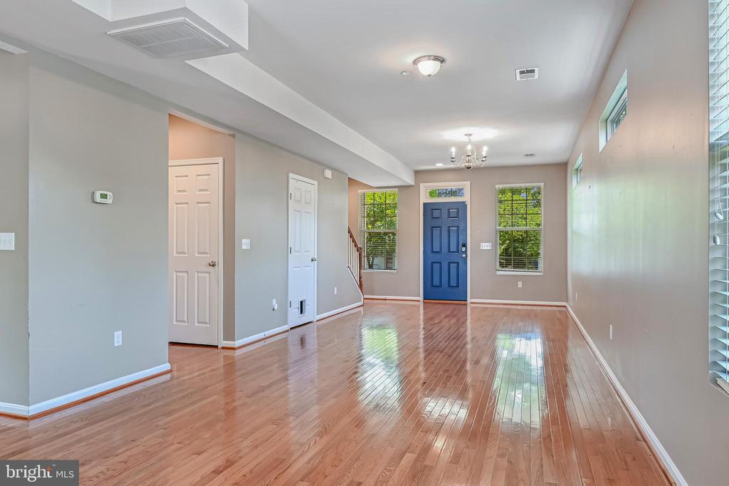 5031 LERCH DRIVE