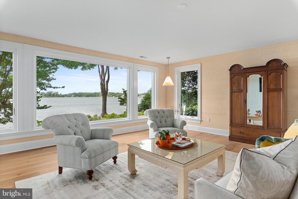 700 SOUTH RIVER LANDING ROAD