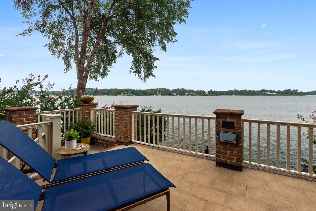 700 SOUTH RIVER LANDING ROAD
