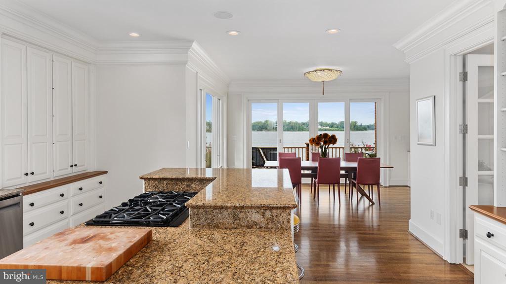 700 SOUTH RIVER LANDING ROAD
