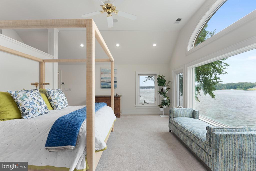 700 SOUTH RIVER LANDING ROAD