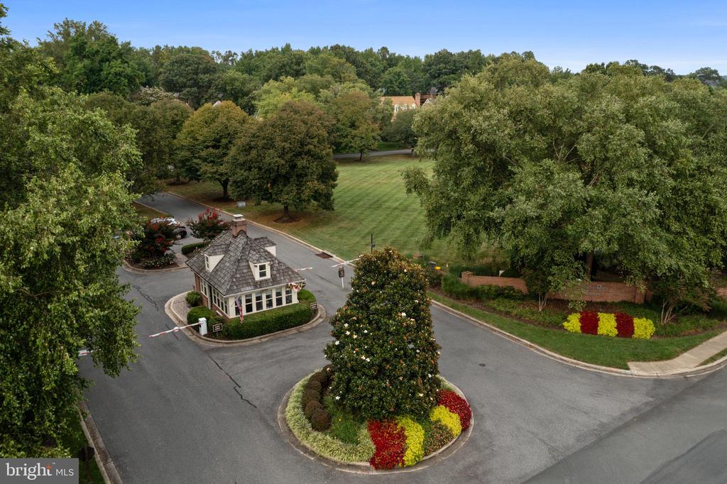 700 SOUTH RIVER LANDING ROAD