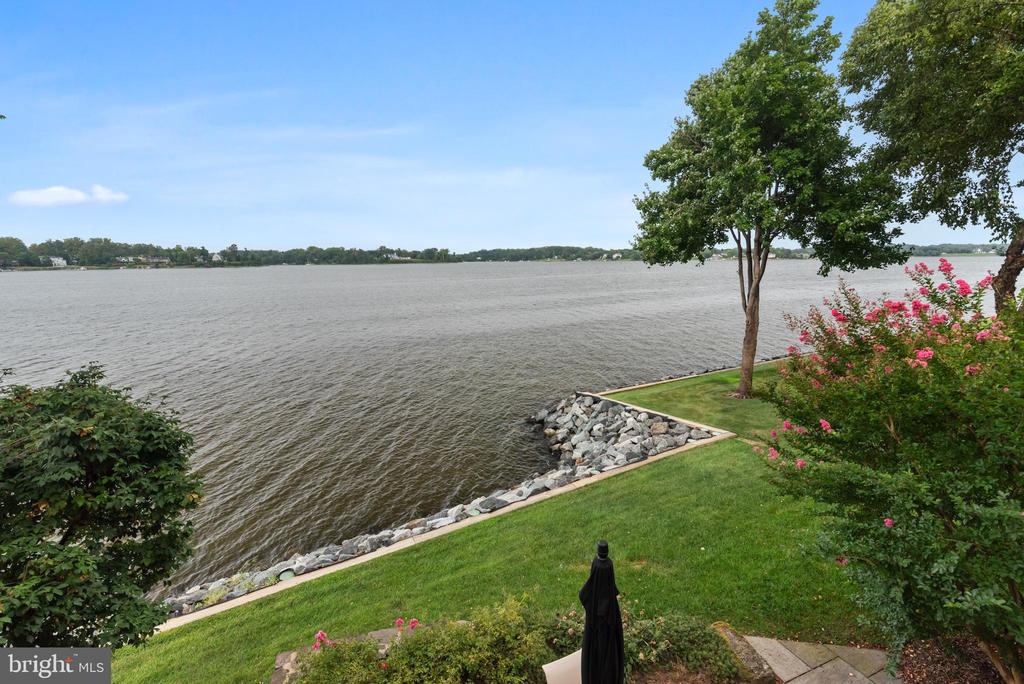 700 SOUTH RIVER LANDING ROAD