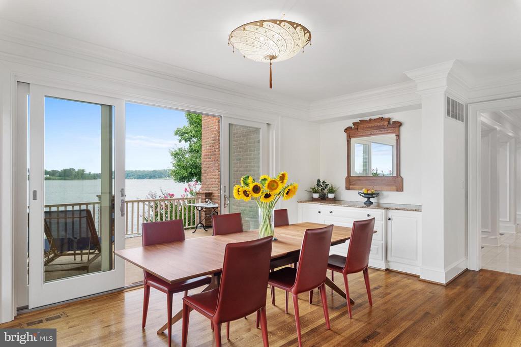 700 SOUTH RIVER LANDING ROAD