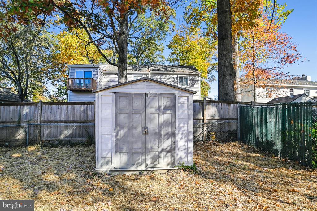 2211 SHORE DRIVE