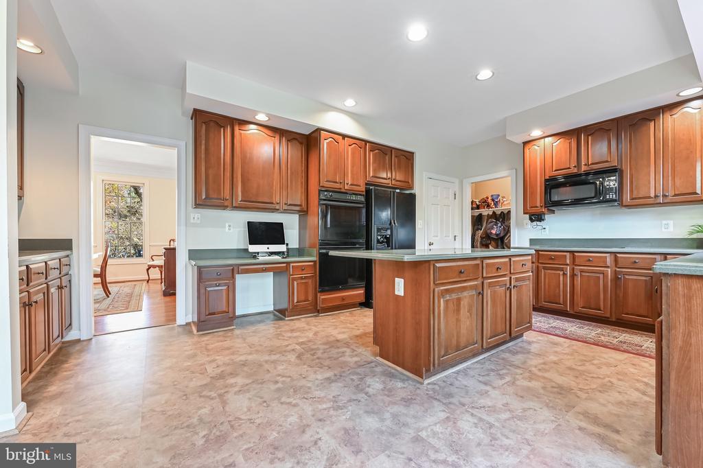 3431 BLANDFORD WAY