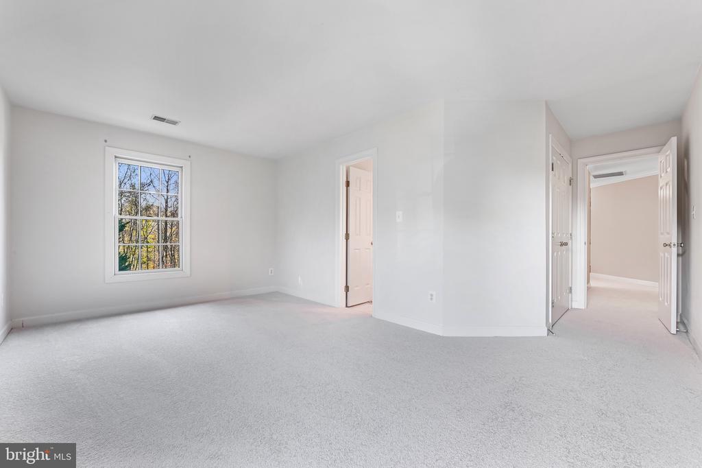 3431 BLANDFORD WAY