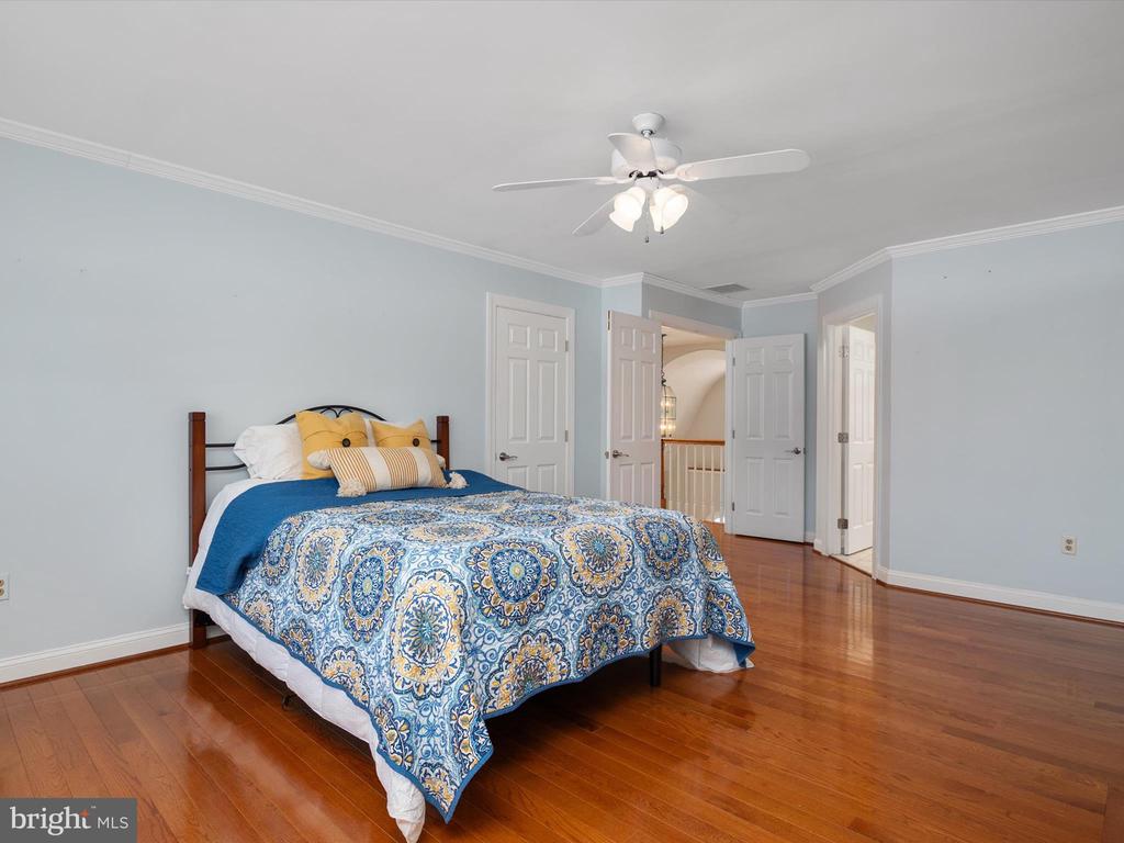 4438 WINDSOR FARM ROAD