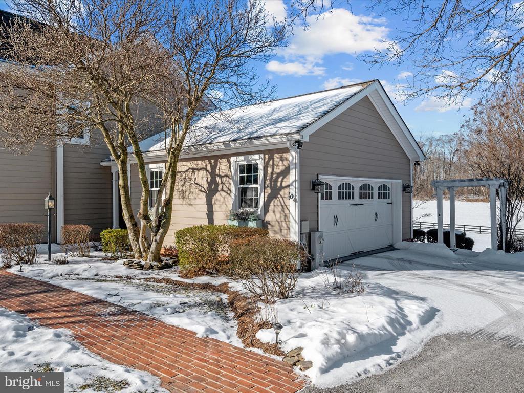 4438 WINDSOR FARM ROAD