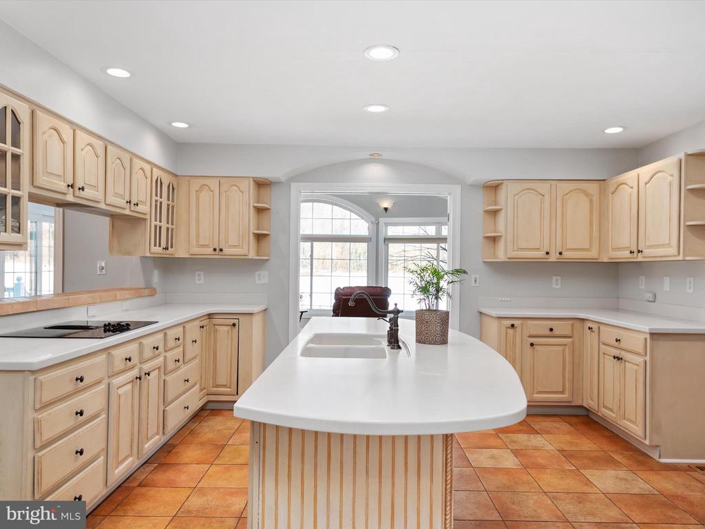 4438 WINDSOR FARM ROAD