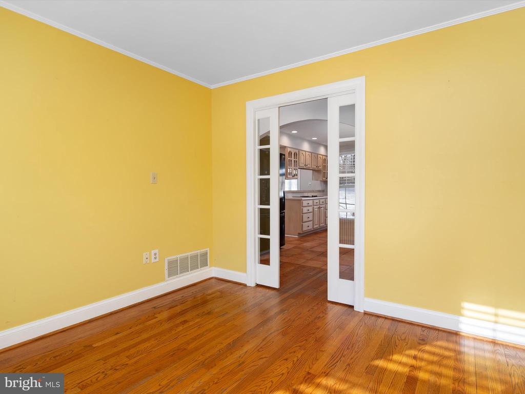 4438 WINDSOR FARM ROAD