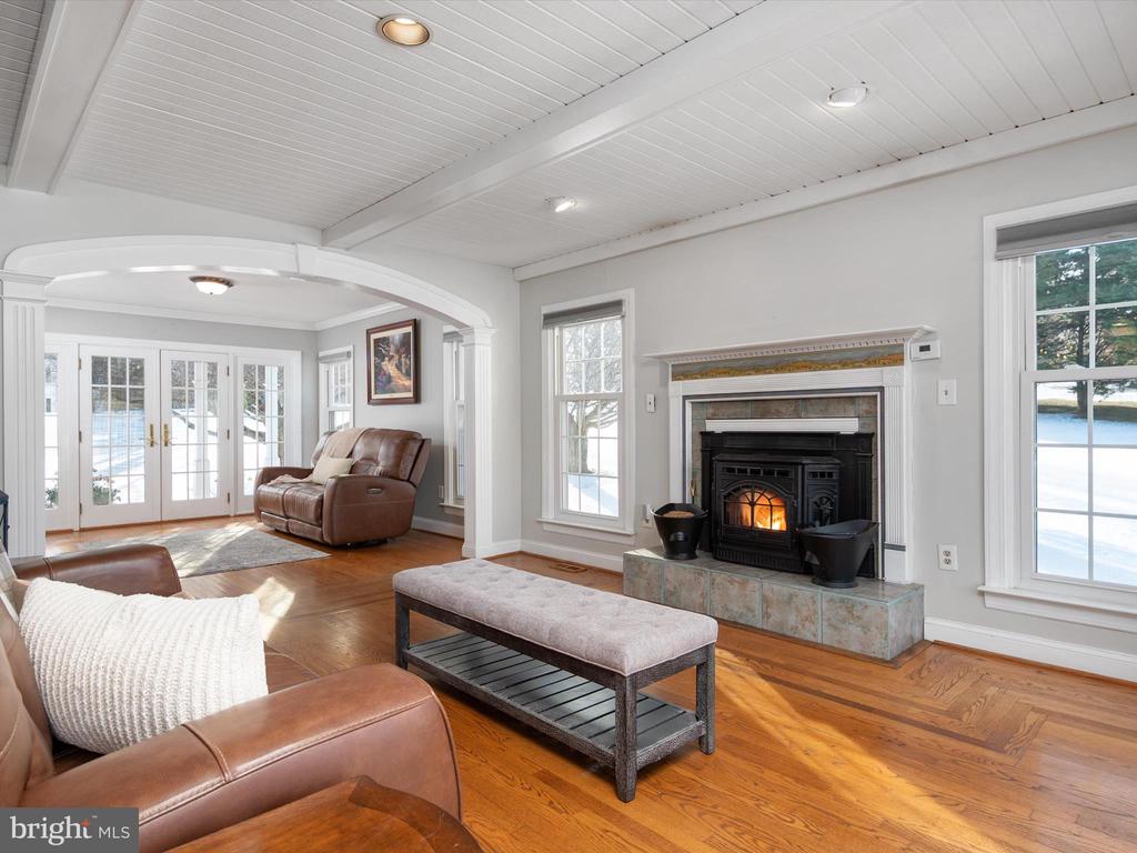 4438 WINDSOR FARM ROAD