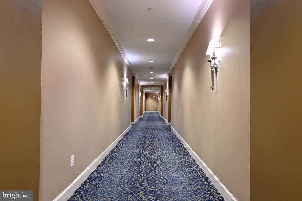1915 TOWNE CENTRE BOULEVARD Unit: 1003
