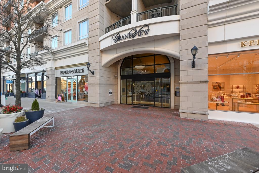 1915 TOWNE CENTRE BOULEVARD Unit: 1003