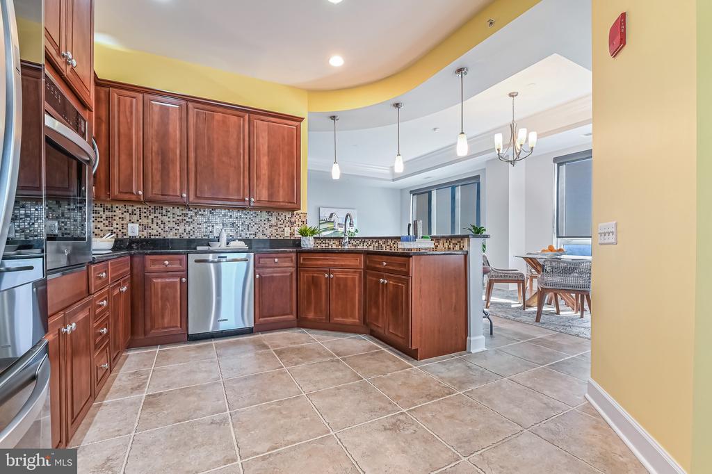1915 TOWNE CENTRE BOULEVARD Unit: 1003