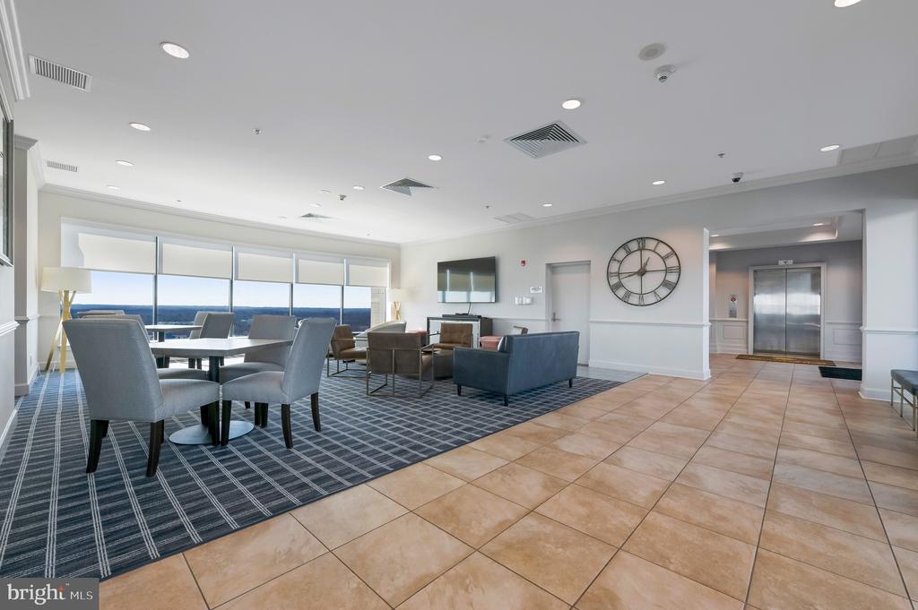 1915 TOWNE CENTRE BOULEVARD Unit: 1003