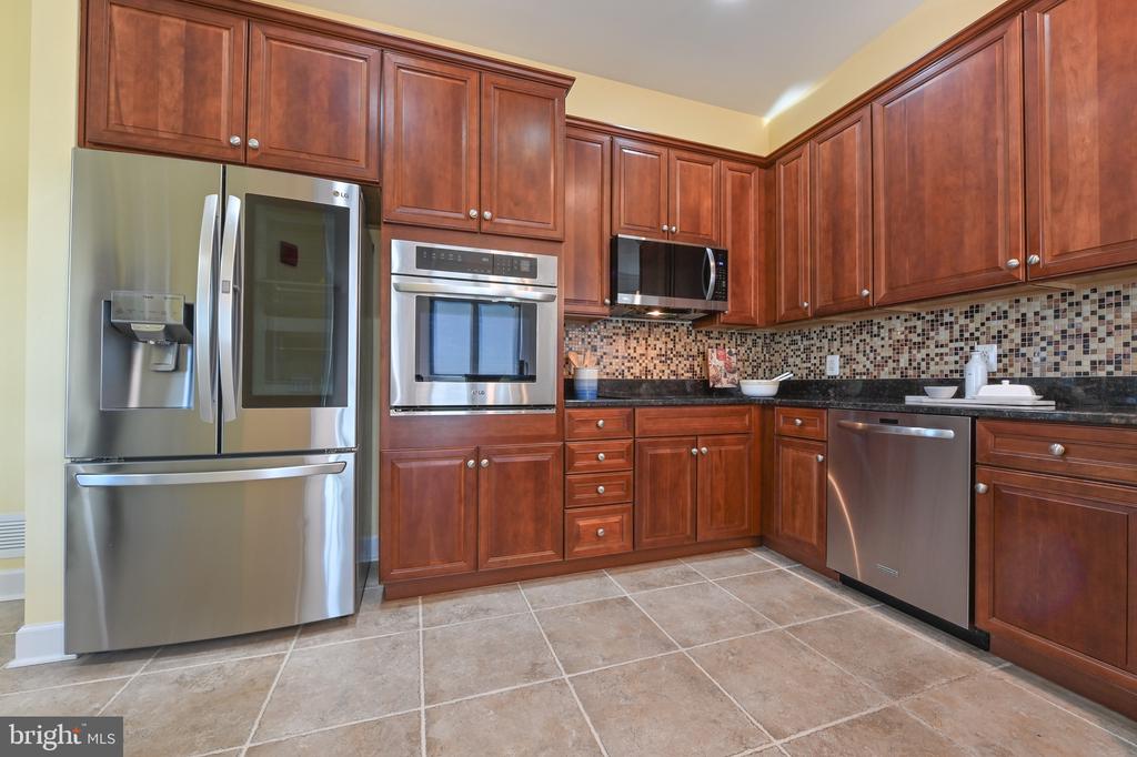 1915 TOWNE CENTRE BOULEVARD Unit: 1003