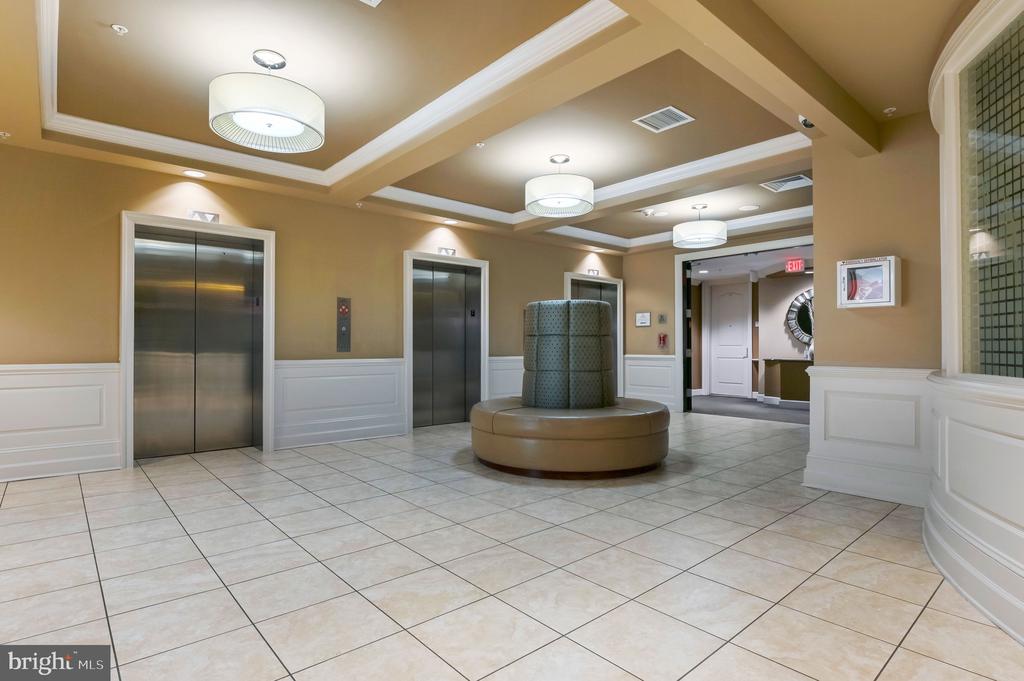 1915 TOWNE CENTRE BOULEVARD Unit: 1003
