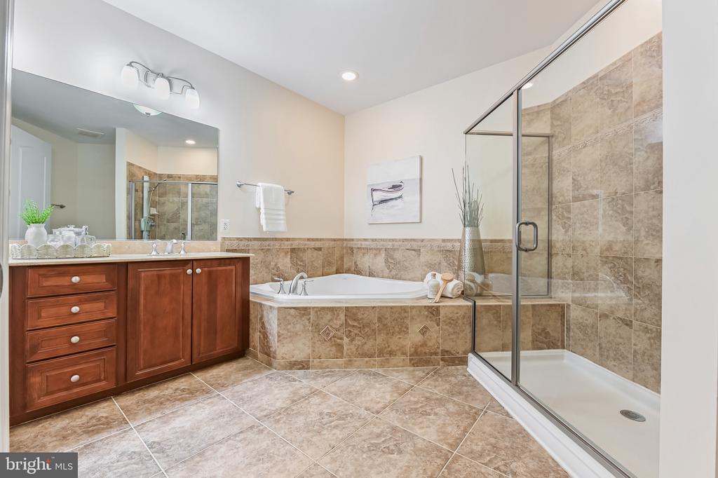 1915 TOWNE CENTRE BOULEVARD Unit: 1003