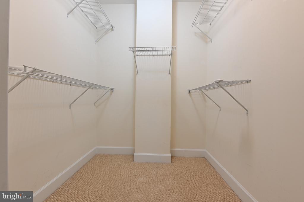 1915 TOWNE CENTRE BOULEVARD Unit: 1003