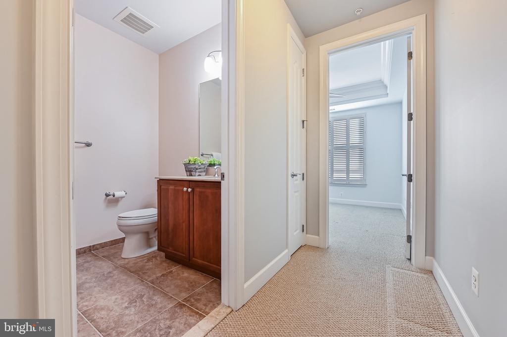 1915 TOWNE CENTRE BOULEVARD Unit: 1003
