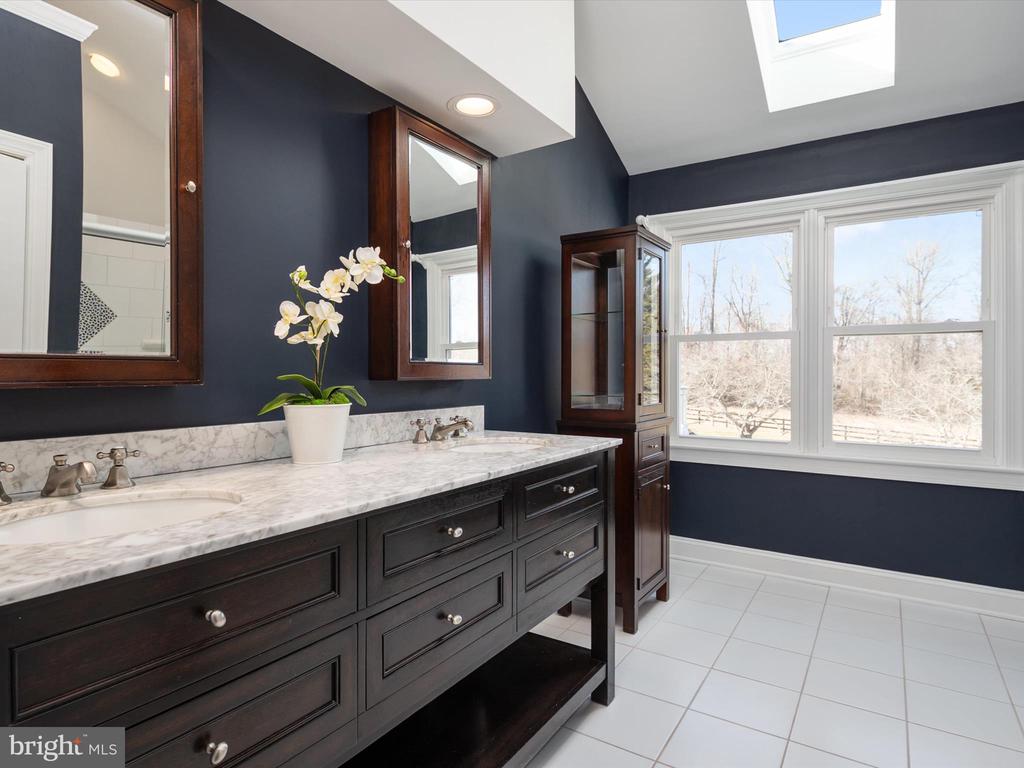 4434 WINDSOR FARM ROAD