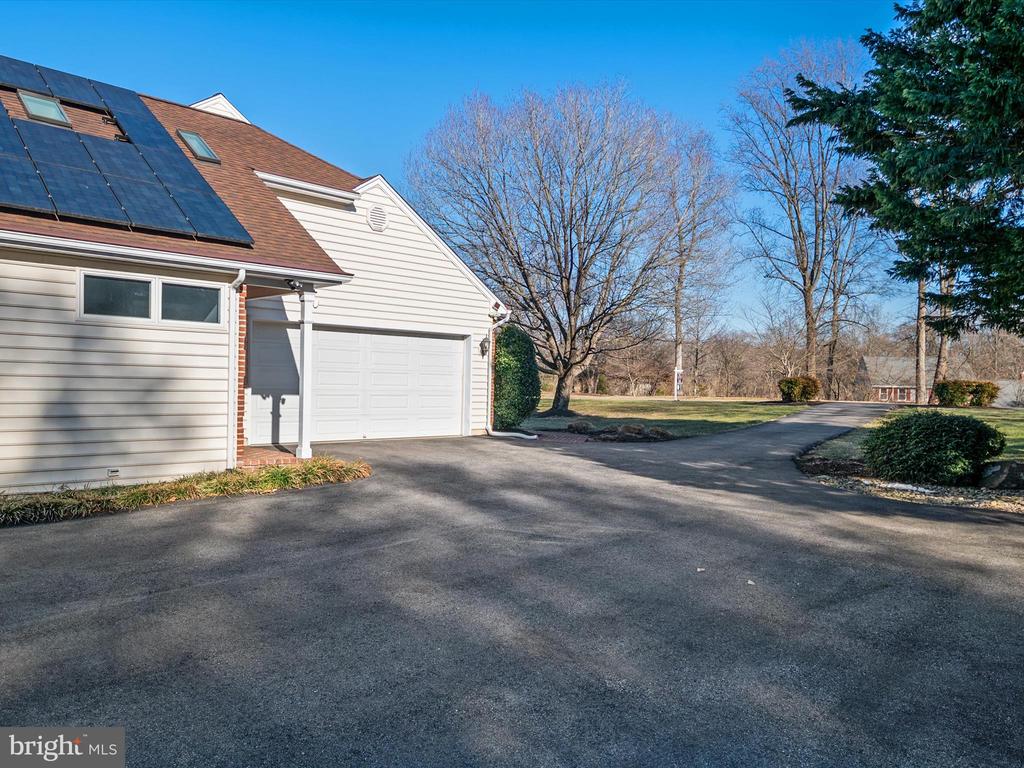 4434 WINDSOR FARM ROAD
