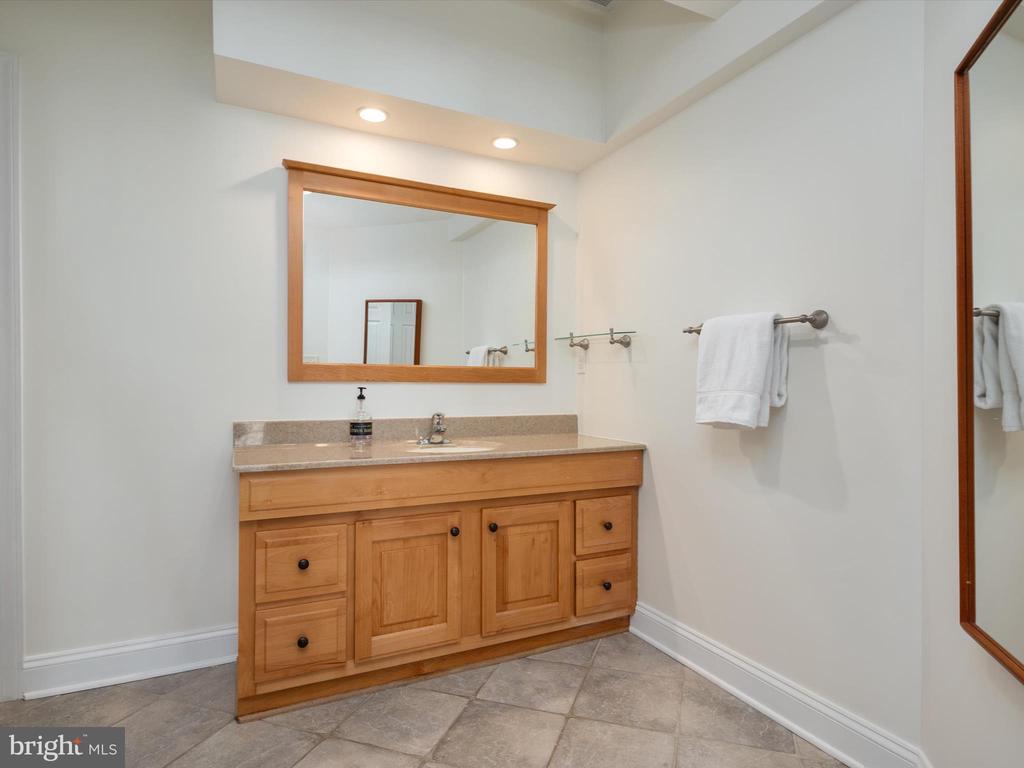 4434 WINDSOR FARM ROAD